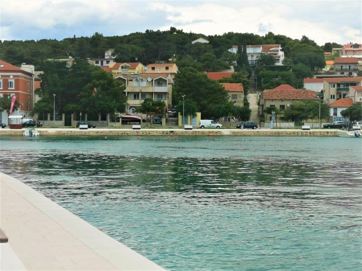 Apartmenthaus Kosirina-Tisno Exterior photo